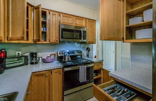 Sandalwood House | Comfortable Home in Great Location