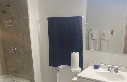 Cahokia House | Comfortable home if your visiting the St. Louis area for work or play
