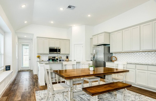 Houston House | Comfortable home in quiet area with enclosed yard, WiFi, central AC, & W/D
