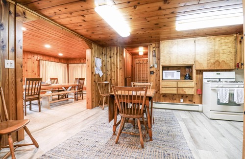 Cedar House | Comfortable Home on Lake Leelanau- Accommodates up to 13 guests