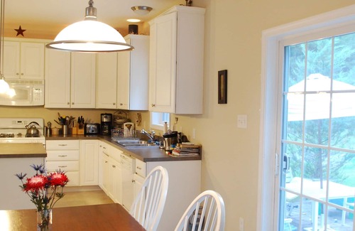 Port Matilda House | Comfortable home that caters to all types of groups