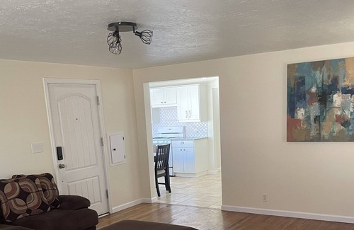 Bountiful House | Comfortable Home w/ Full Kitchen