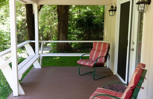 Jefferson Cottage | COMFORTABLE, HOMEY, FULLY RENOVATED MOUNTAIN COUNTRY COTTAGE