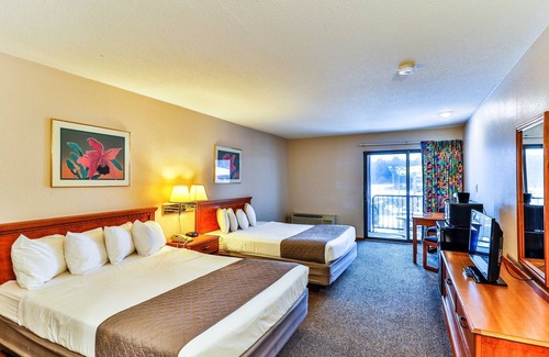 Wisconsin Dells Hotel | Comfortable Hotel Room @ Polynesian Hotel