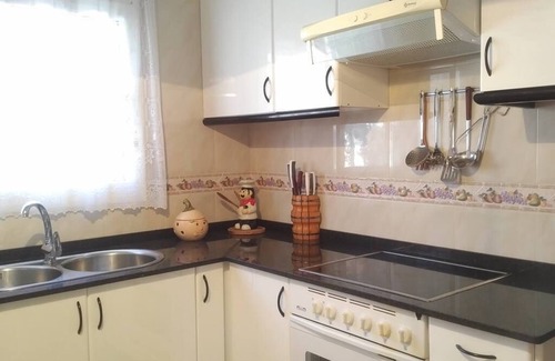 El Vendrell House | Comfortable house with BBQ and private swimming pool close to the beach
