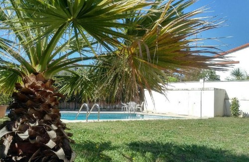 El Vendrell House | Comfortable house with BBQ and private swimming pool close to the beach