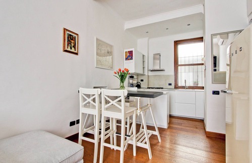 Trastevere Apartment | Comfortable House with Terrace in Rome Trastevere - CIN IT058091C22JY6LV6J