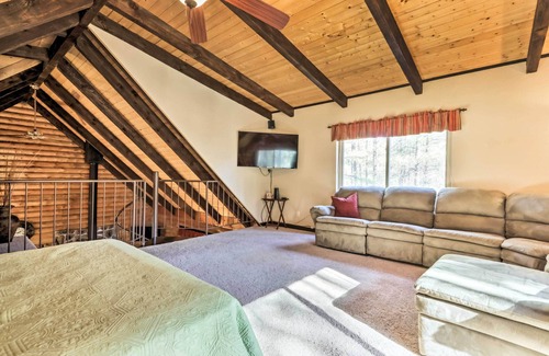 Pinetop-Lakeside Cottage | Comfortable Lakeside Log Cabin - Hike, Swim & Ski!