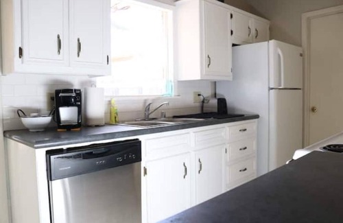 Lubbock House | Comfortable LBK Refuge