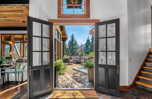 Truckee Cabin | Comfortable Luxury Close to Northstar Village, Trails, & Slopes!