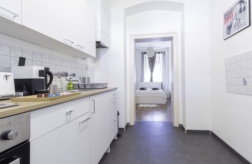 Rudolfsheim-Funfhaus Apartment | Comfortable,Modern Apartment Near Subway with Inner Garden-Märzstraße Apartments