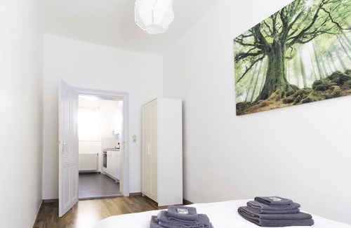 Rudolfsheim-Funfhaus Apartment | Comfortable,Modern Apartment Near Subway with Inner Garden-Märzstraße Apartments