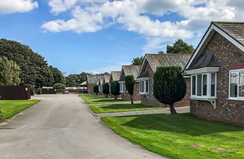 Bridlington Cottage | Comfortable modern cottage with one double and one with adult size bunks.