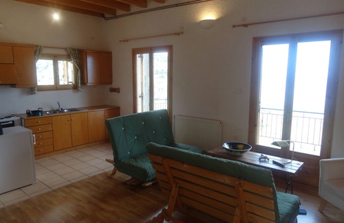 Kernitsa House | Comfortable mountain house near Punta beach, located 174 km from Athens airport