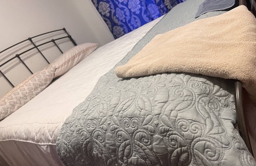 Buffalo Apartment | Comfortable & pet friendly . Free Breakfast 5 minutes from the heart of Buffalo