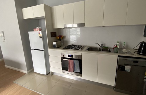 Maroubra South Apartment | Comfortable & Private Maroubra apartment close to Airport , Beaches & City !
