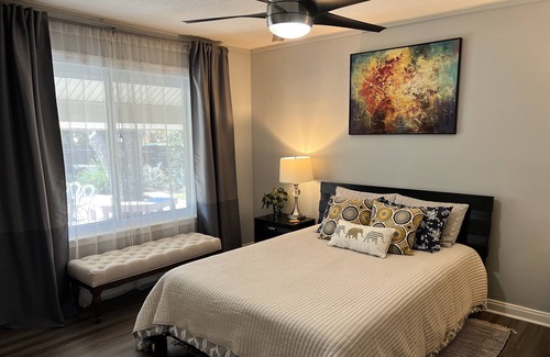 Brentwood House | Comfortable, Private Yard, in the heart of Austin