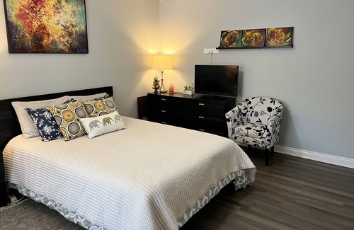 Brentwood House | Comfortable, Private Yard, in the heart of Austin
