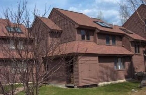 Waterville Valley House | Comfortable quiet 3BR/2BA next to National Forest, on ski shuttle bus route