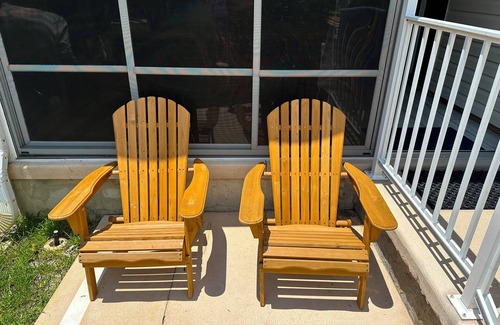 Summerfield House | Comfortable & Relaxing Designer 3/2 Home Away From Home!