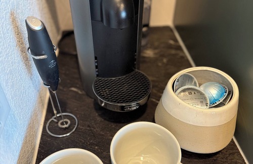 Austin House | Comfortable Retreat Seven Minutes From F1 & COTA