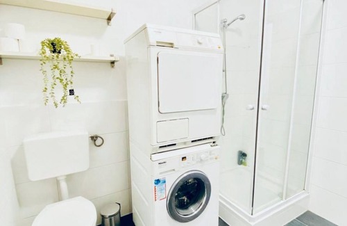 Himmelpfortgrund Apartment | Comfortable Room by Währinger Park, Shared Apt