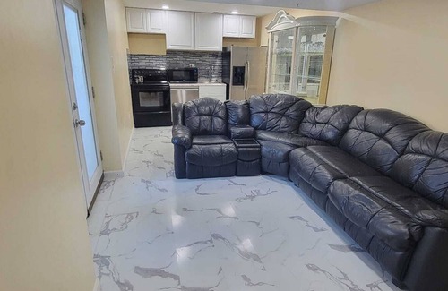 Bowie House | Comfortable Room in a basement in Bowie near Toyota, Baysox Stadium & More.