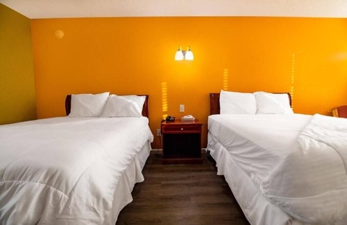 Seiling Hotel | Comfortable Room W/Free Parking Near Alabaster Caverns State Park