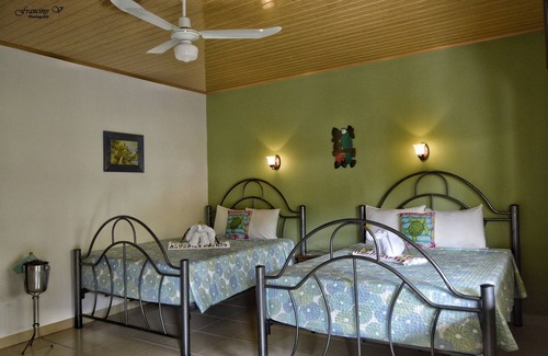Tarcoles Hotel | Comfortable Room with 2 beds and A/C in Jacó bech, Costa Rica
