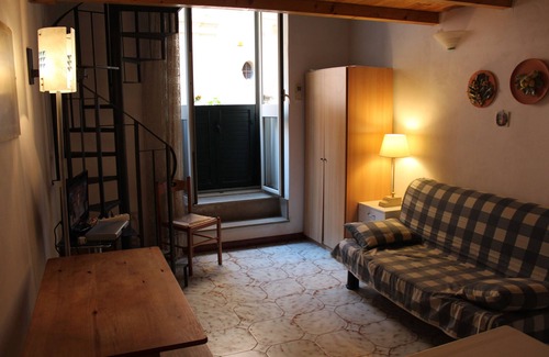 Noto Historic Centre Condo | Comfortable rooms immersed in baroque Noto