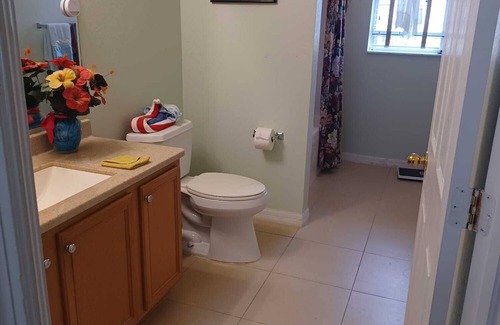 Lehigh Acres House | Comfortable, Shared Accommodation 10 Minutes from Lehigh Regional Medical Center