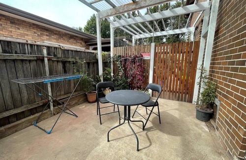 Croydon House | Comfortable spacey cottage, 7.5km to city centre.n