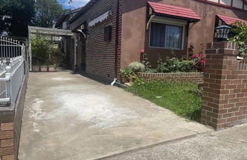 Croydon House | Comfortable spacey cottage, 7.5km to city centre.n