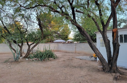 Tucson House | Comfortable Spacious Newly Renovated 3br-2ba House