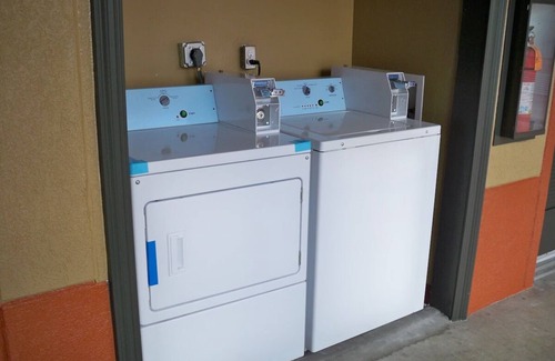 Beaumont House | Comfortable & Spacious Room: Mini-Fridge, Flat Panel TV & Free Breakfast