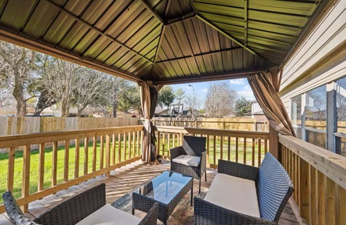 Clodine House | Comfortable & Spacious Stay in Prime Houston Location