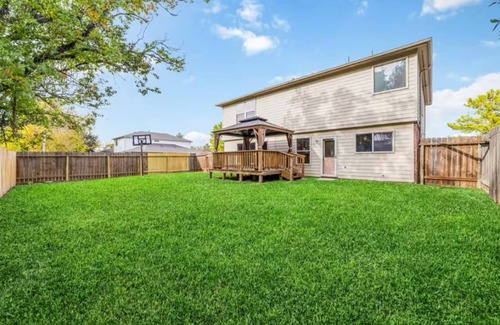 Clodine House | Comfortable & Spacious Stay in Prime Houston Location