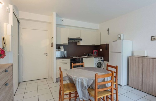 Cambo-les-Bains Apartment | Comfortable studio with garden and parking in Cambo-les-Bains