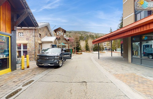 Copper Mountain Village Apartment | Comfortable studio w/a minifridge & shared hot tub - walk to the lift