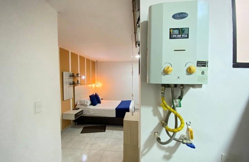 La Castellana Apartment | Comfortable studio apartment ideal for one or two people. Room. Bathroom and kitchen