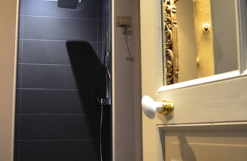 Carcassonne Apartment | Comfortable Studio, rue Trivalle near medieval city of Carcassonne