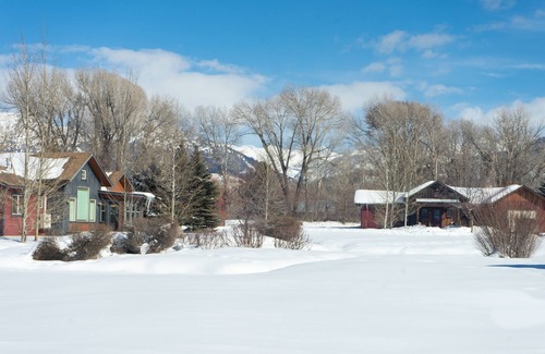 Driggs House | Comfortable & Sunny 2 BR home near Targhee w/Teton & Big Hole Mtn Views