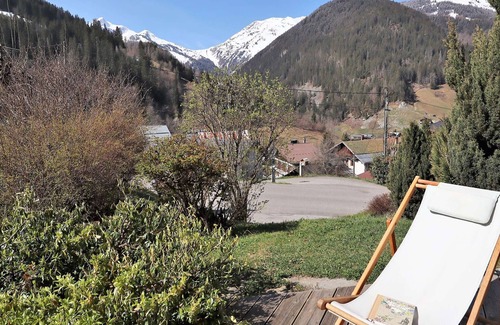 Beaufort Apartment | Comfortable T2 in Arêches-Beaufort, 3-4 people, terrace, parking, near shops and ski bus