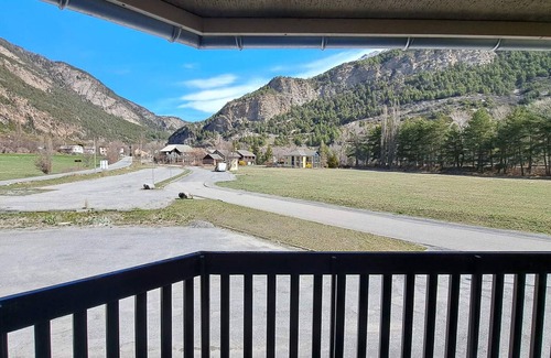 Jausiers Apartment | Comfortable T2 with balcony and parking in Jausiers