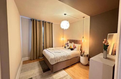 Kennington Apartment | Comfortable Three Bedroom Apartment