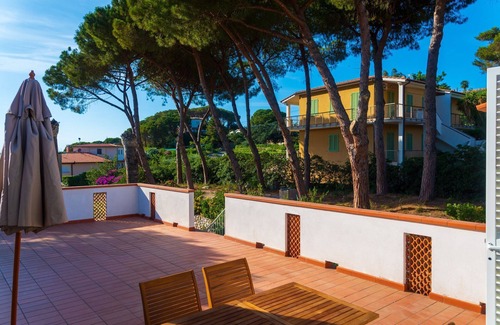 Magazzini Apartment | Comfortable three-room apartment with a large terrace overlooking the Gulf of Portoferraio