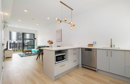 Auckland Central Business District House | Comfortable Two- Bedroom Townhouse with garden Unit 3