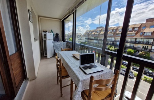 Villers-sur-Mer Apartment | Comfortable two-room nest with sea view