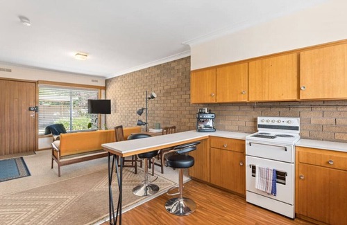 Ballarat Apartment | Comfortable unit walk to CBD