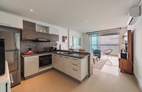 El Laguito Apartment | Comfortable Unit with Fabulous View in Palmetto Beach